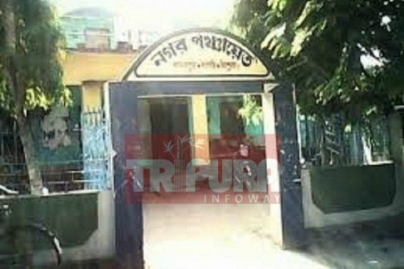 Kamalpur: No separate ladies’ toilet booked in Nagar Panchayat area, Women suffer the most in 'Golden Era' Kamalpur: No separate ladies’ toilet booked in Nagar Panchayat area, Women suffer the most in 'Golden Era'